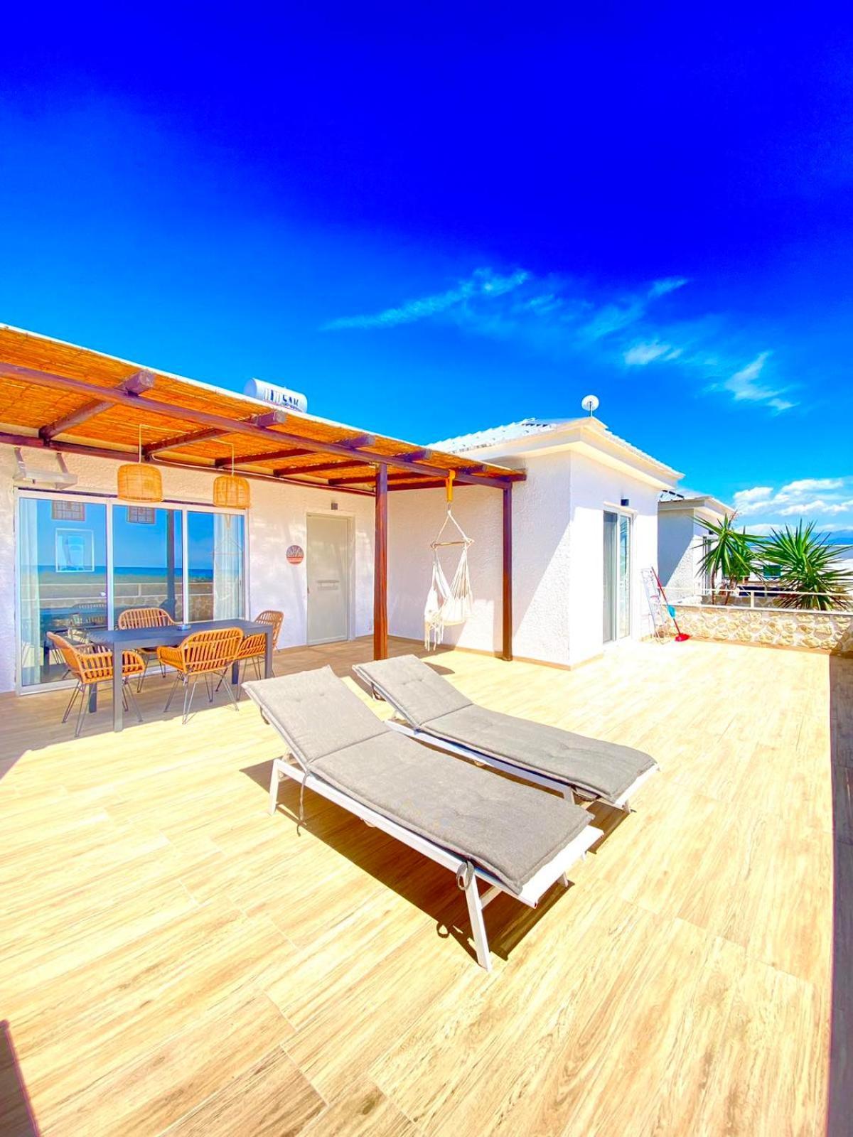 Boho Natural Beachfront Detached House Analipsis  Luaran gambar