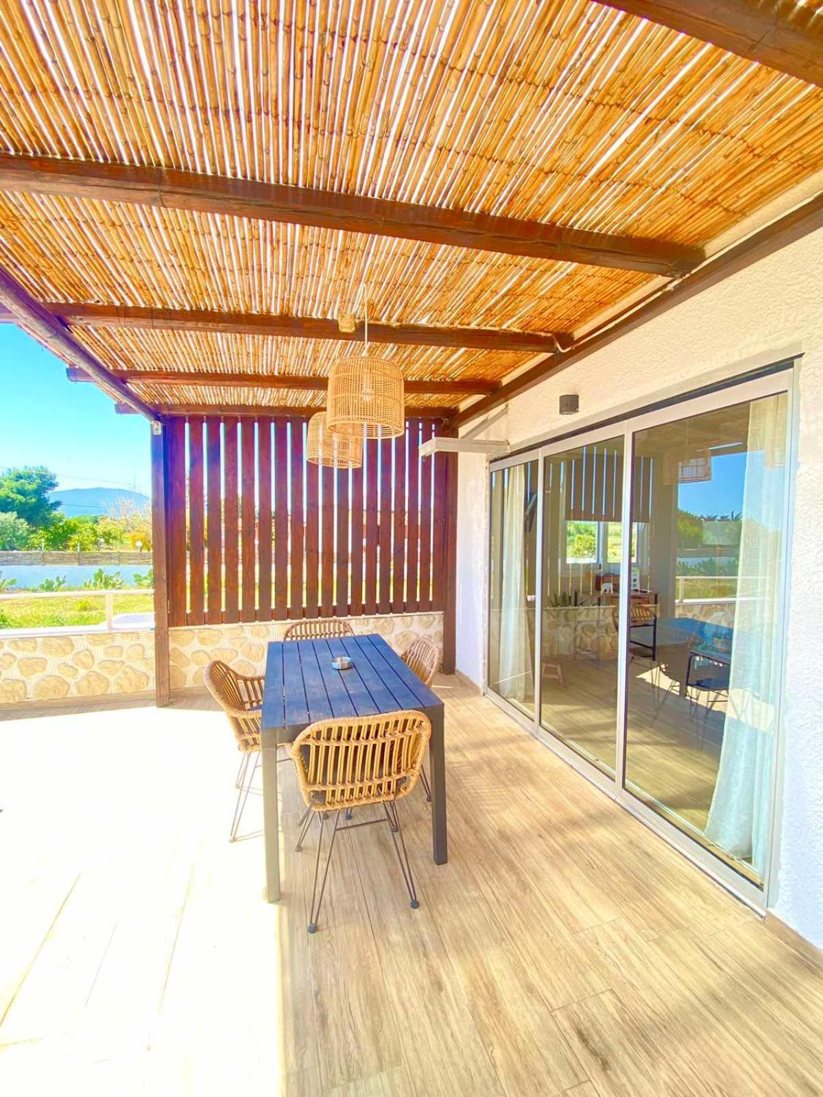 Boho Natural Beachfront Detached House Analipsis  Luaran gambar